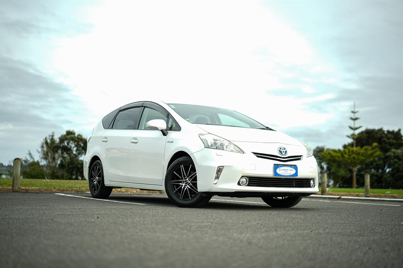 2011 Toyota Prius thumbnail