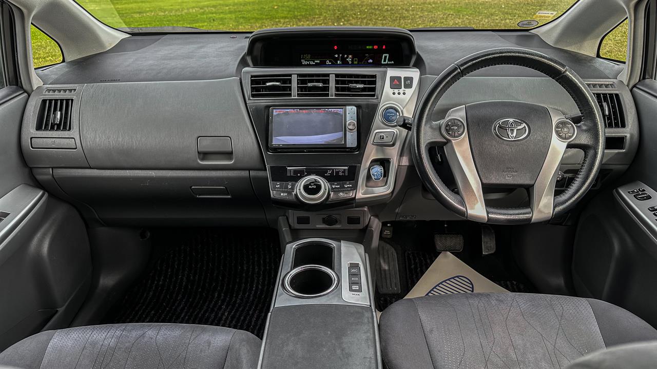 2011 Toyota Prius thumbnail