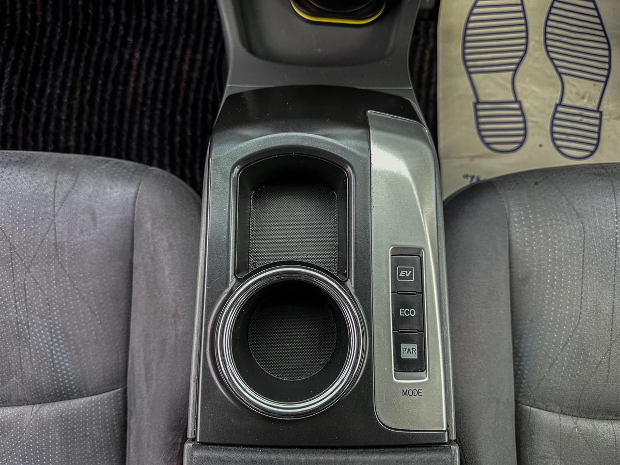 2011 Toyota Prius thumbnail