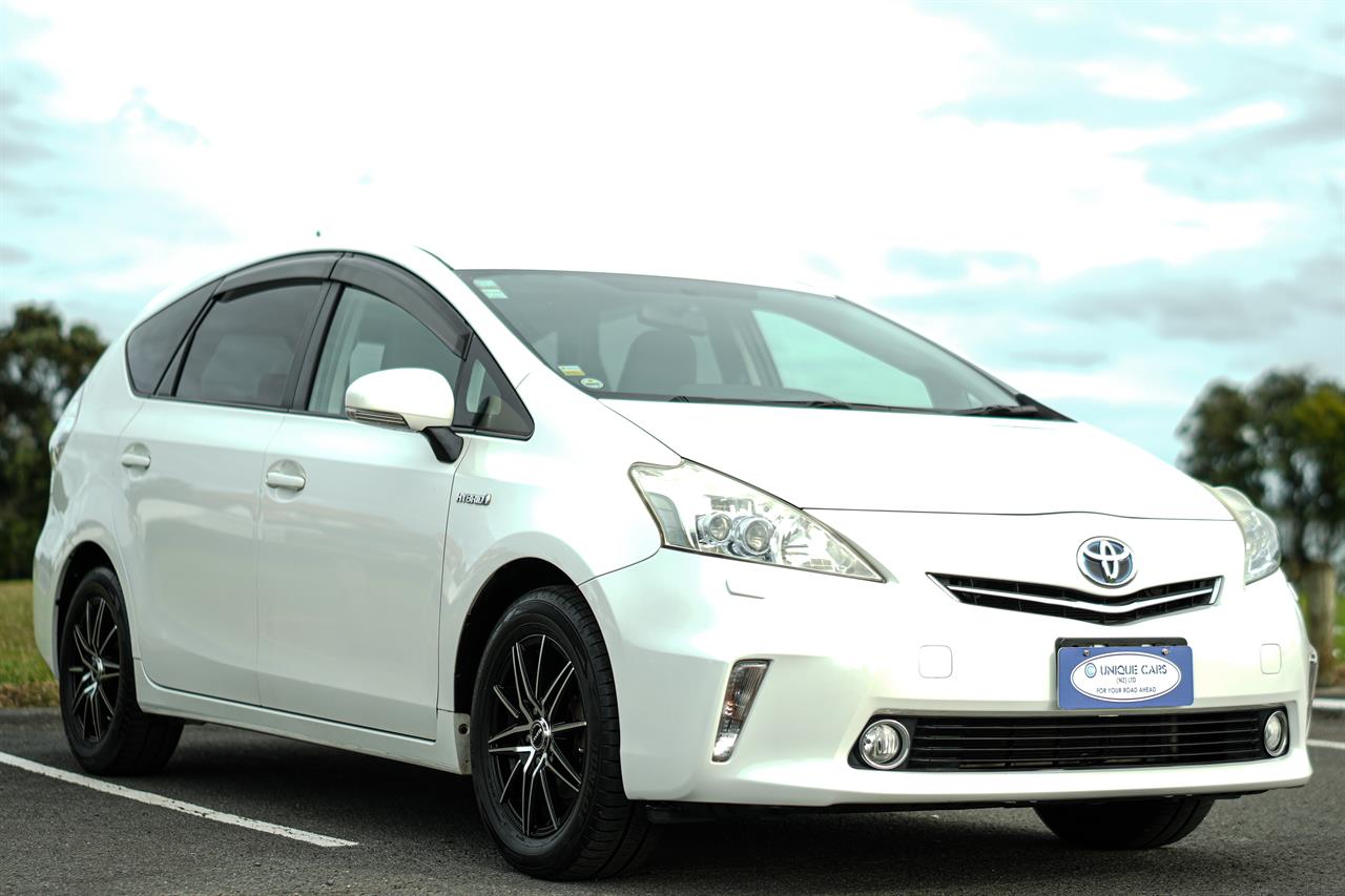 2011 Toyota Prius thumbnail