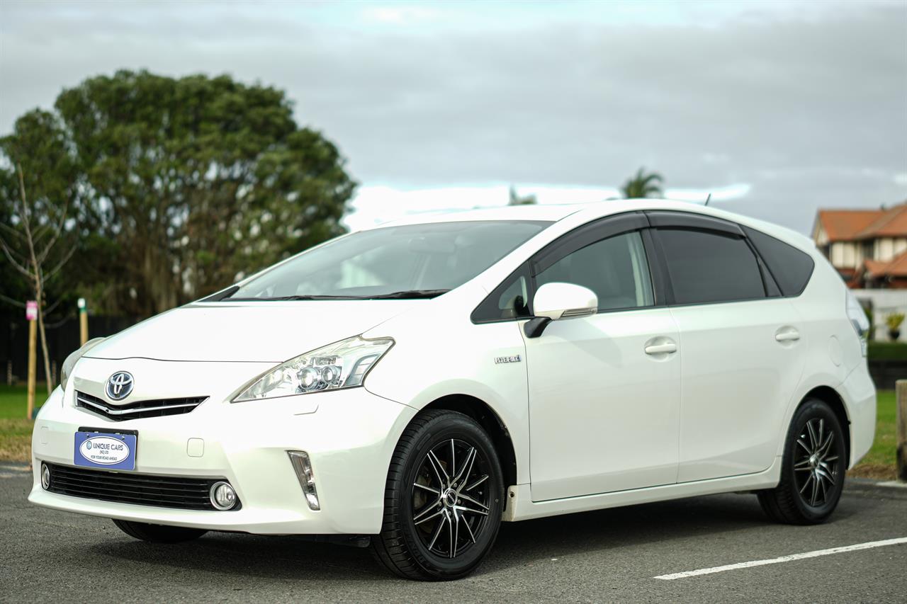2011 Toyota Prius thumbnail
