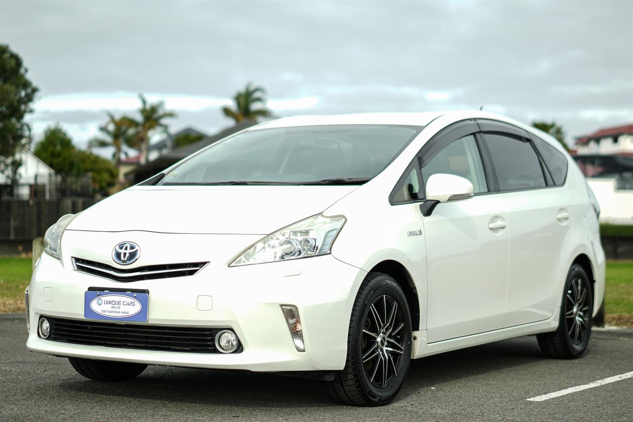 2011 Toyota Prius thumbnail