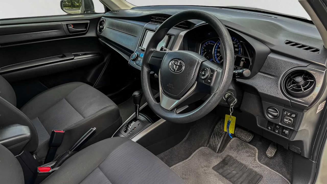 2017 Toyota Corolla thumbnail
