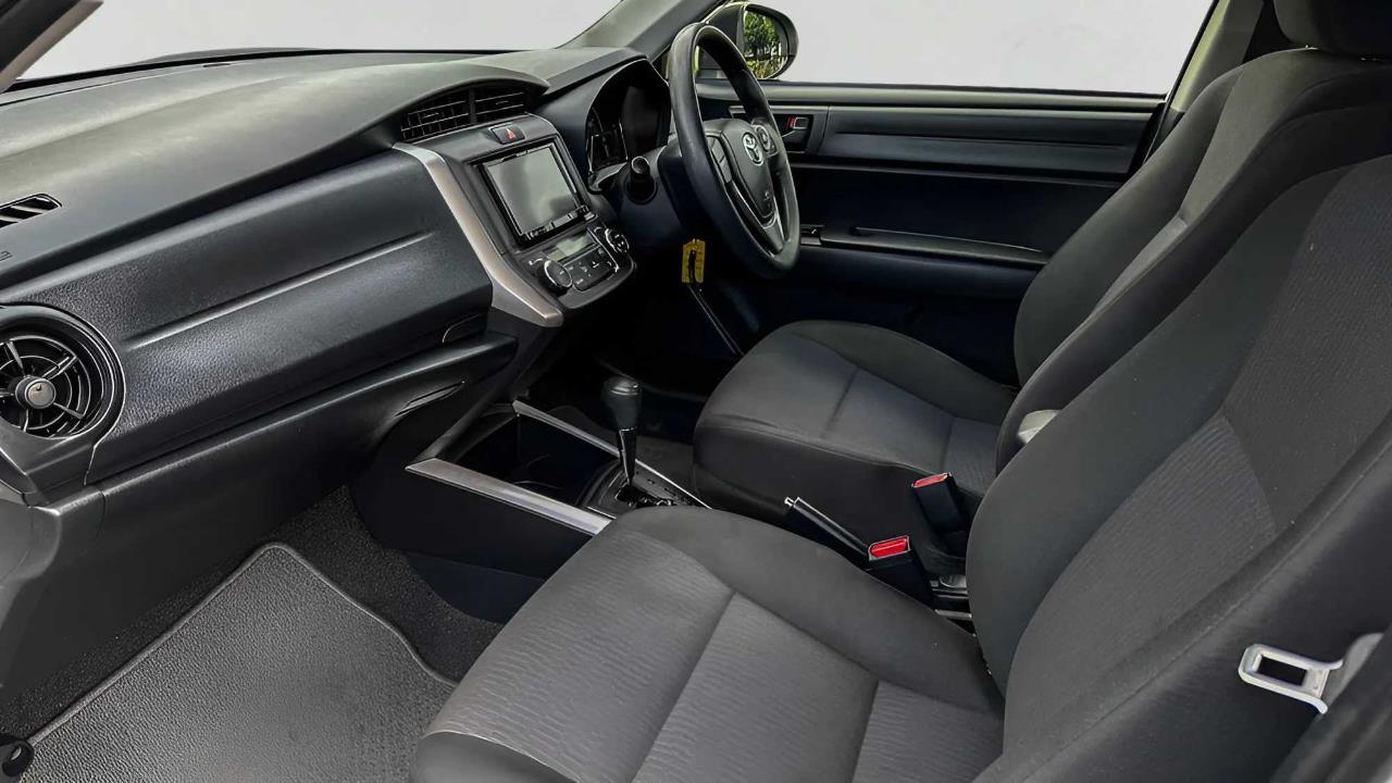 2017 Toyota Corolla thumbnail