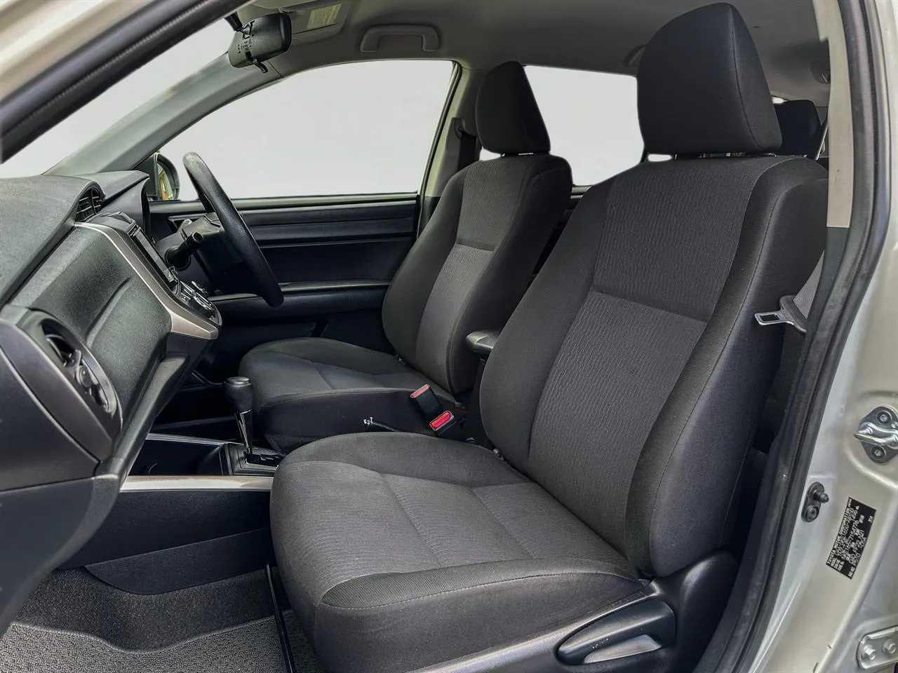 2017 Toyota Corolla thumbnail