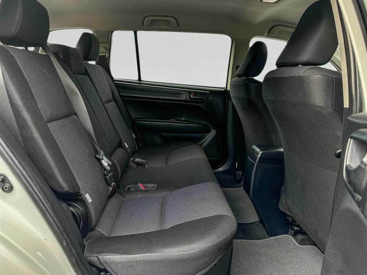 2017 Toyota Corolla thumbnail