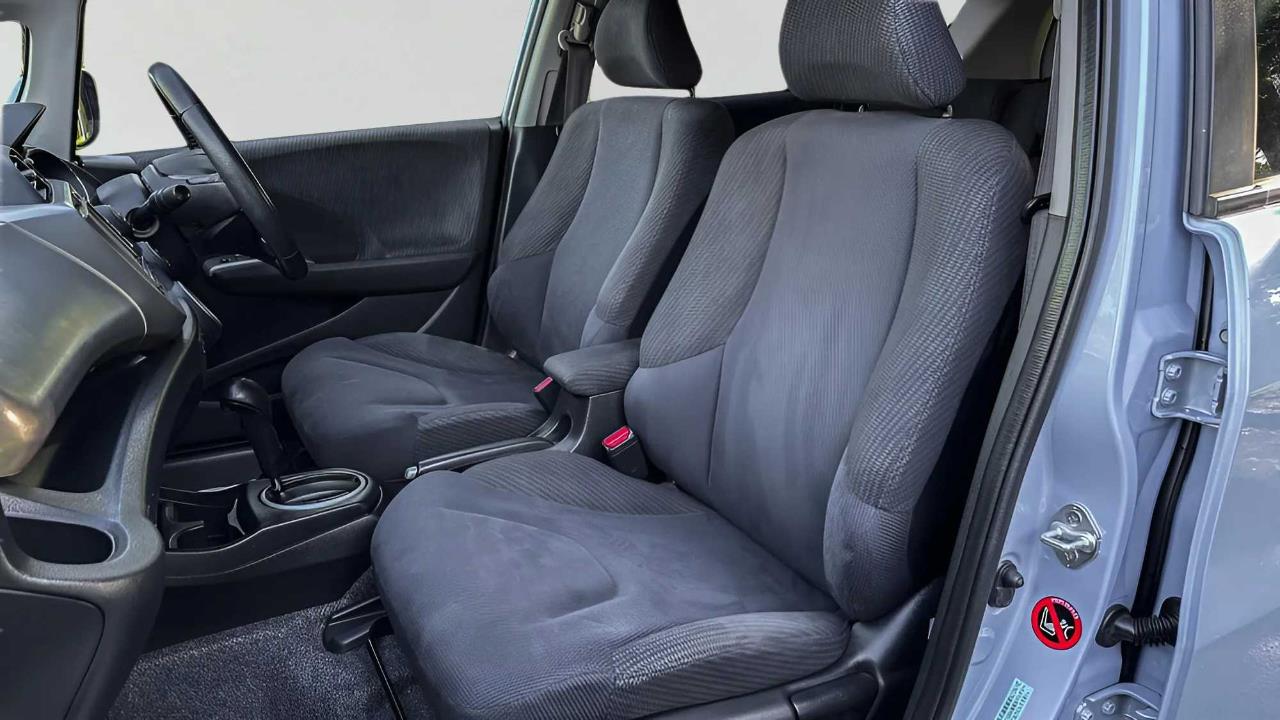 2012 Honda Fit thumbnail
