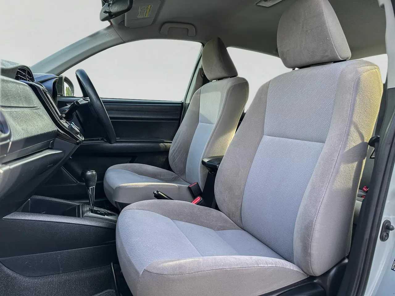 2017 Toyota Corolla thumbnail