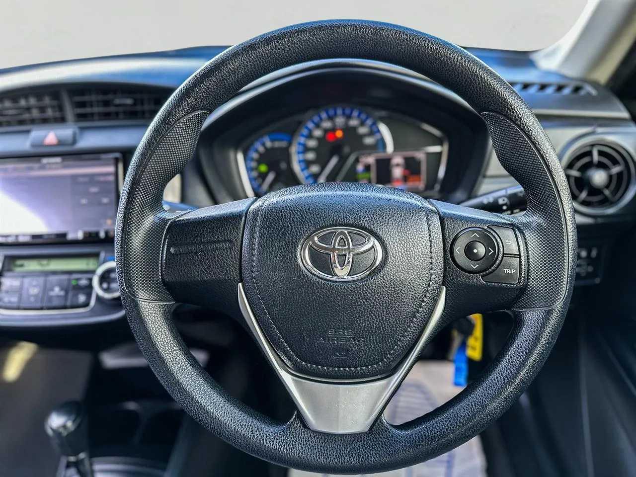 2017 Toyota Corolla thumbnail