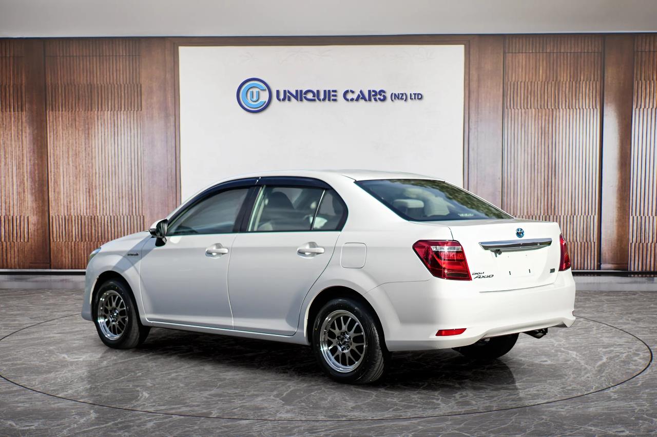 2017 Toyota Corolla thumbnail