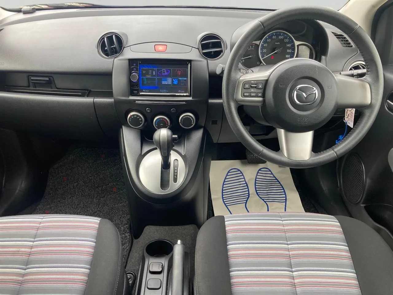 2012 Mazda Demio thumbnail