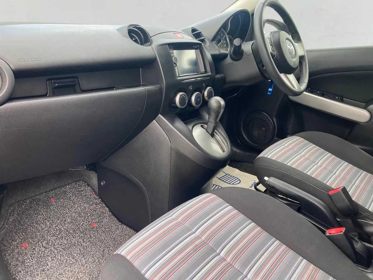 2012 Mazda Demio thumbnail