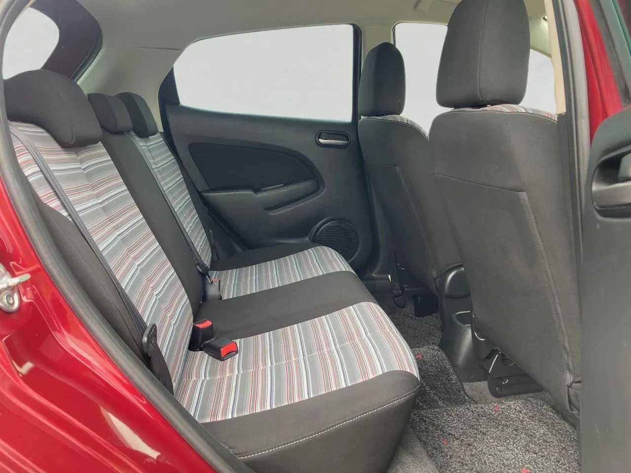 2012 Mazda Demio thumbnail