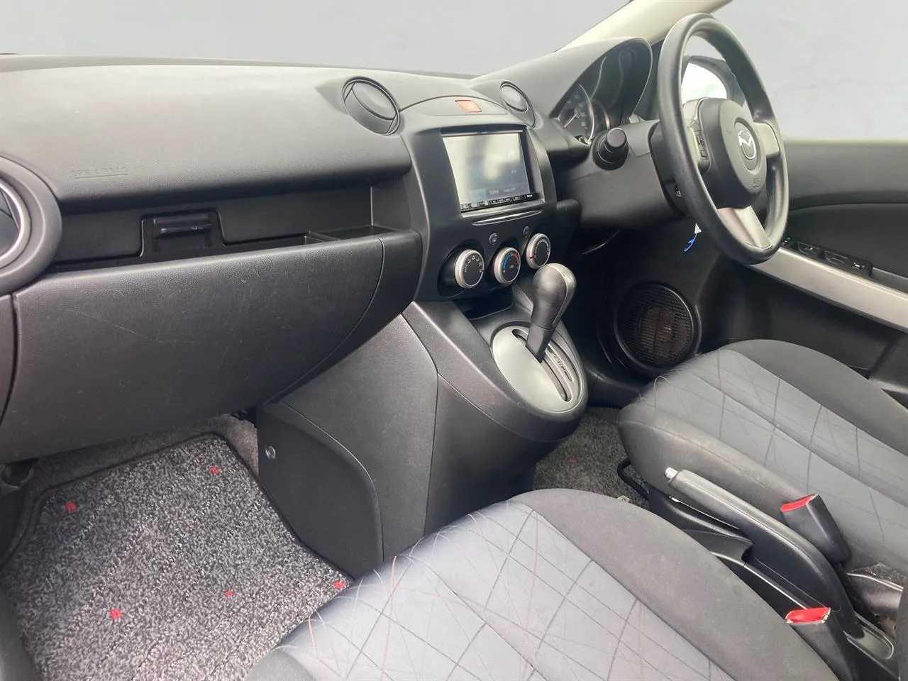 2012 Mazda Demio thumbnail