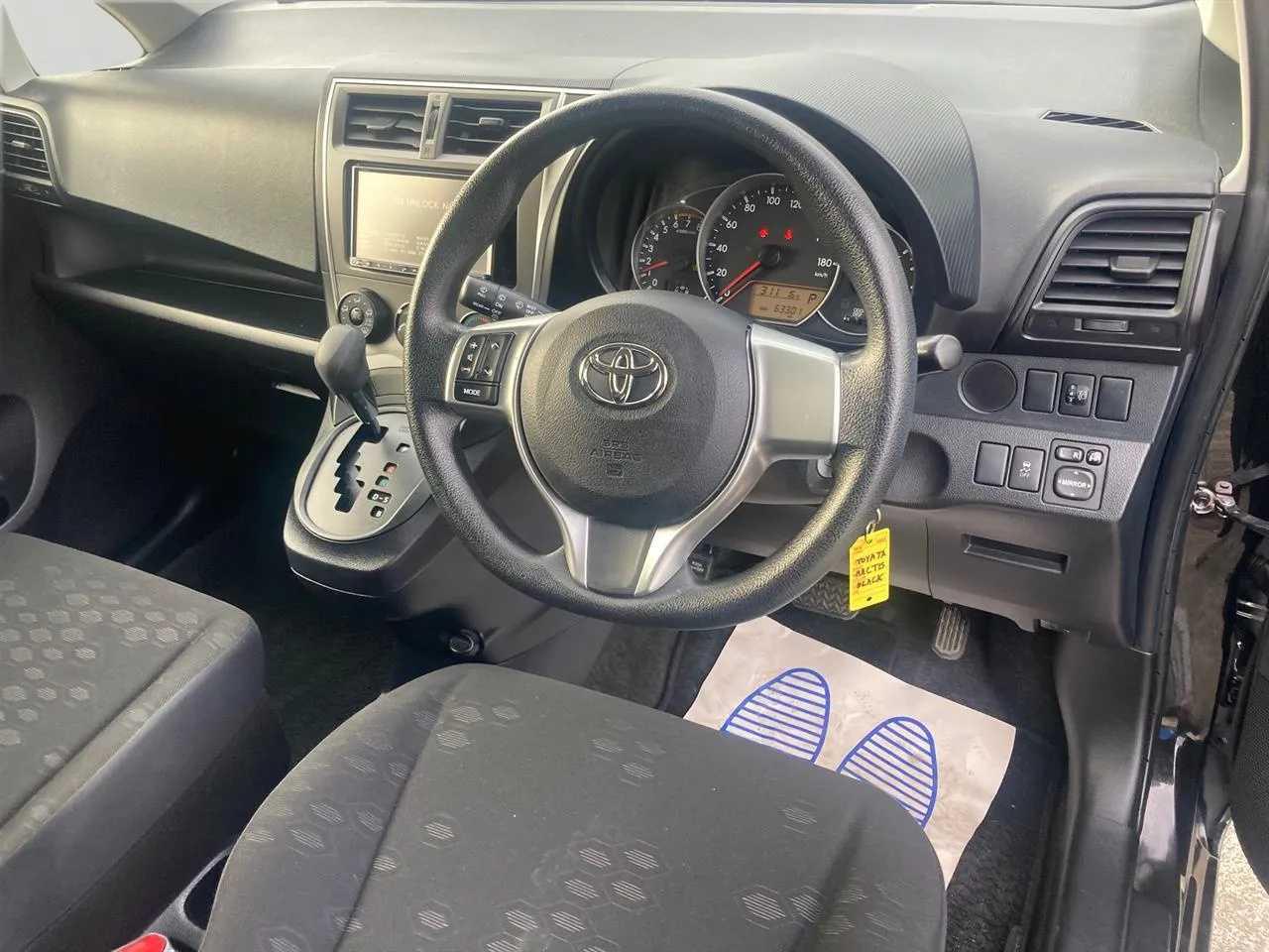 2012 Toyota Ractis thumbnail