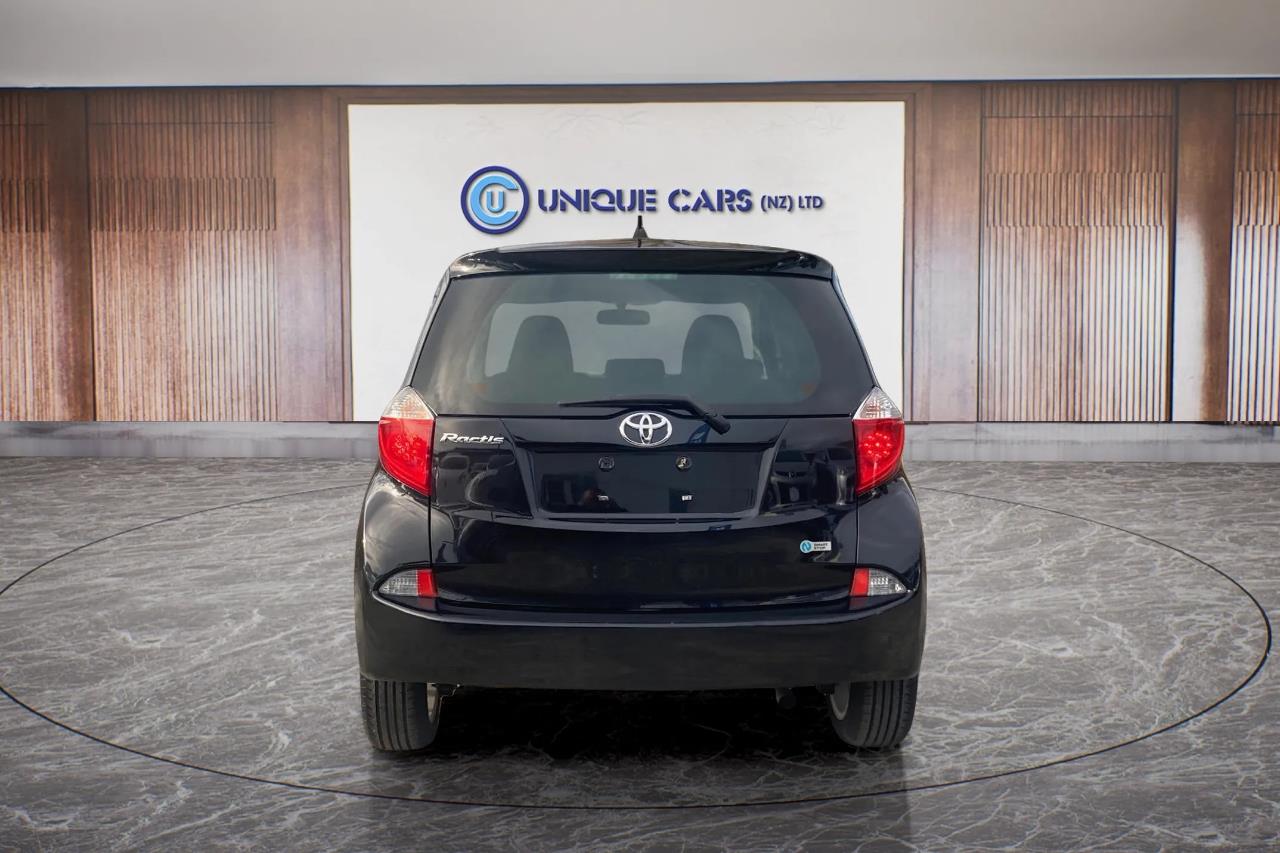 2012 Toyota Ractis thumbnail