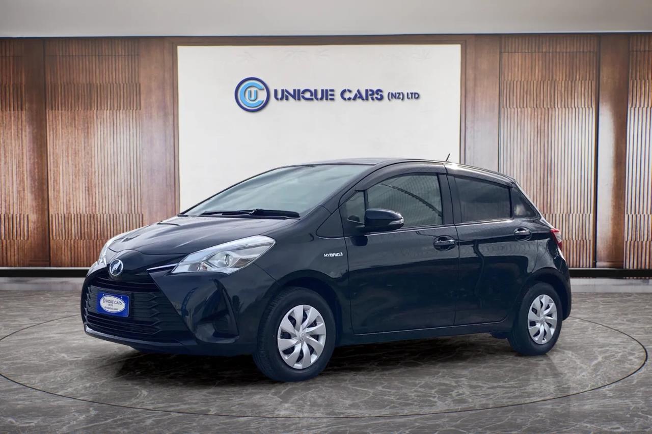 2017 Toyota Vitz thumbnail