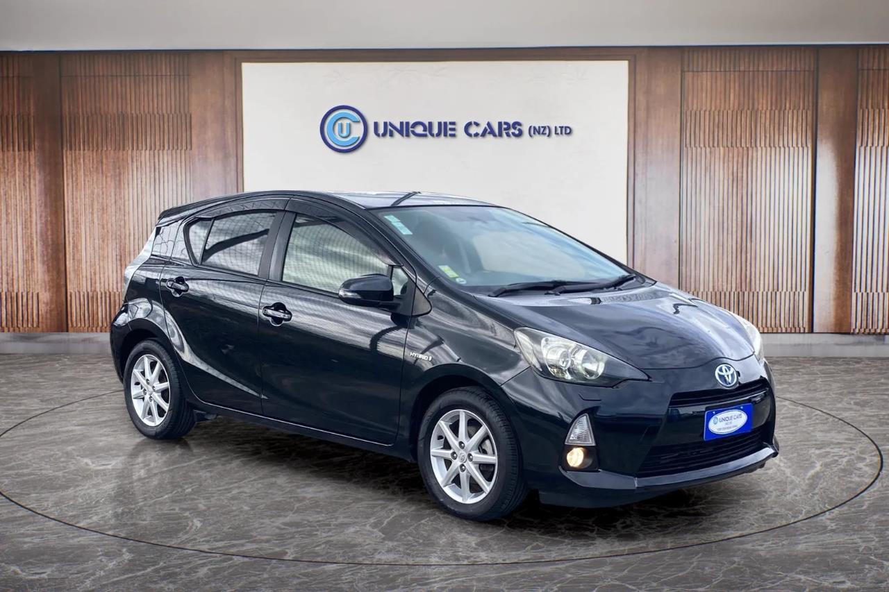 2012 Toyota Aqua thumbnail