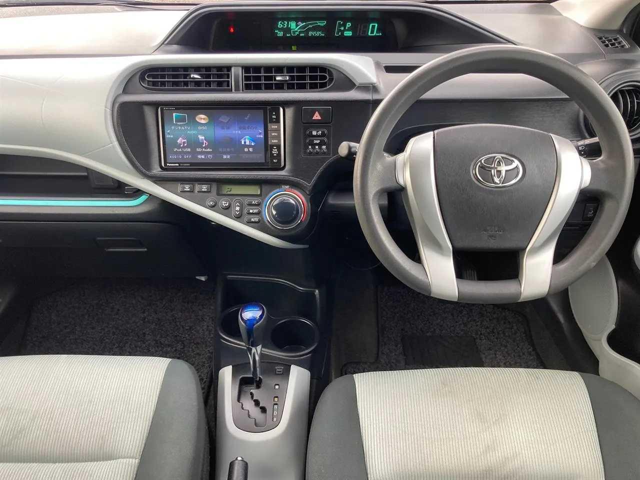 2012 Toyota Aqua thumbnail