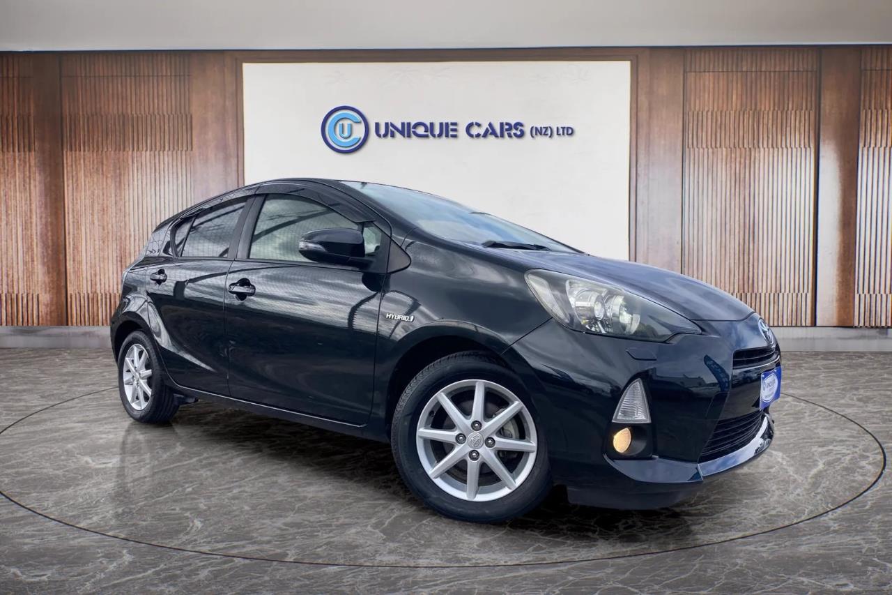 2012 Toyota Aqua thumbnail