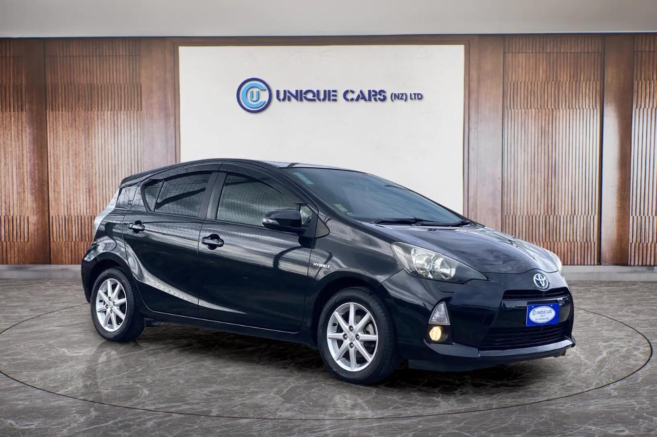 2012 Toyota Aqua thumbnail