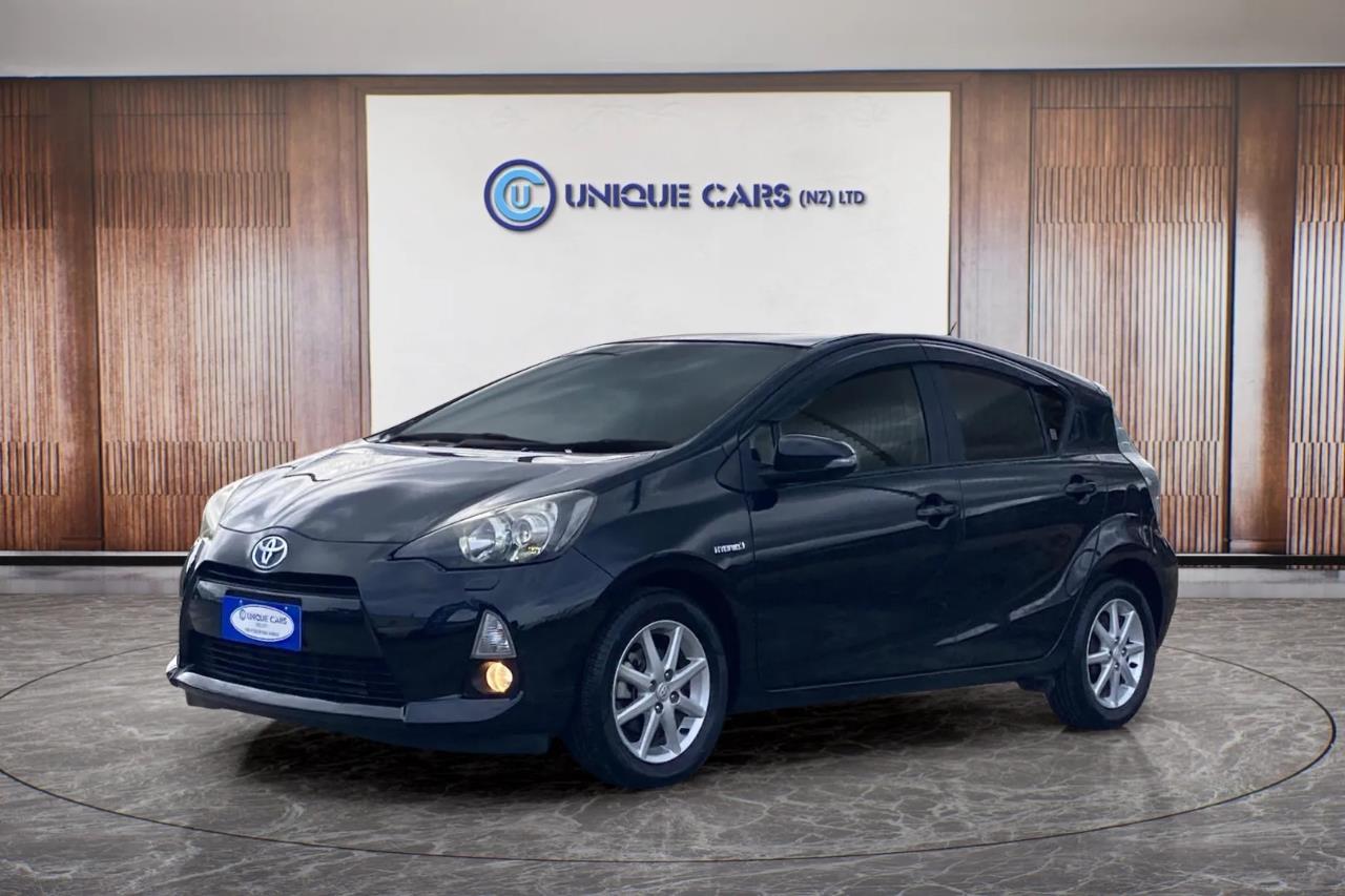 2012 Toyota Aqua thumbnail