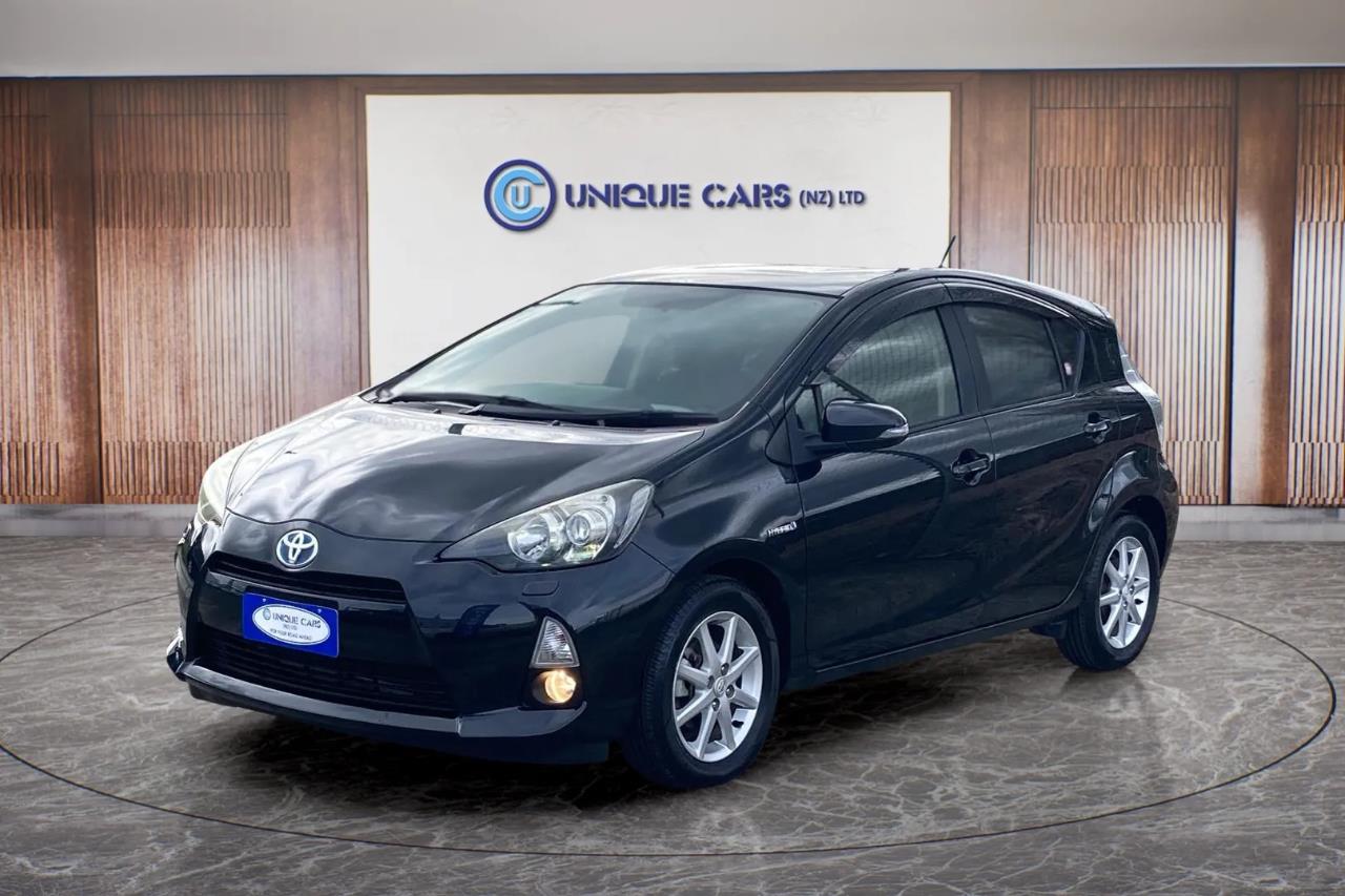 2012 Toyota Aqua thumbnail