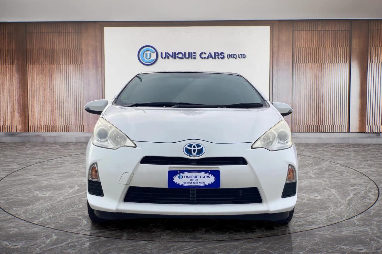 2012 Toyota Aqua thumbnail