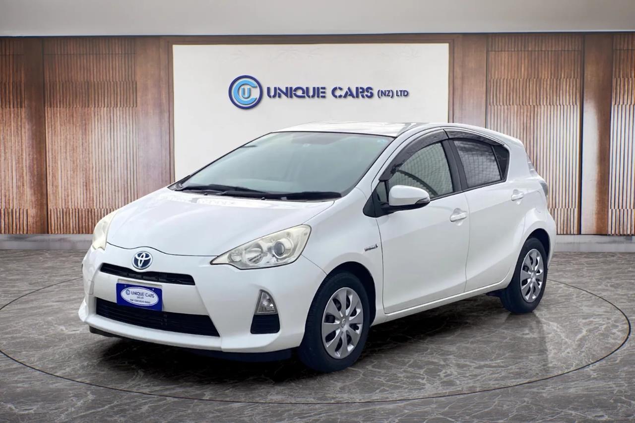 2012 Toyota Aqua thumbnail