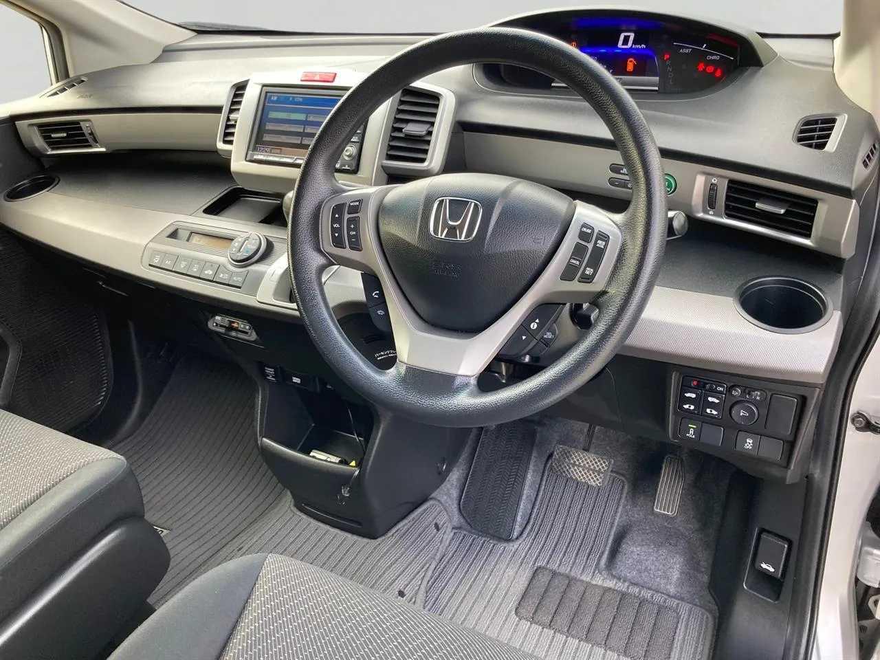 2012 Honda Freed thumbnail