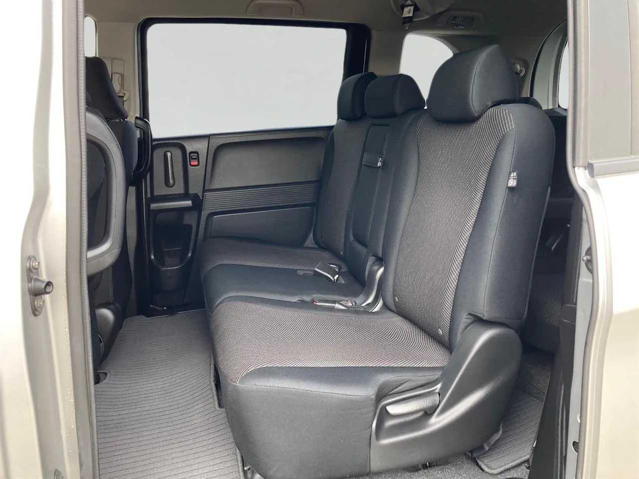 2012 Honda Freed thumbnail