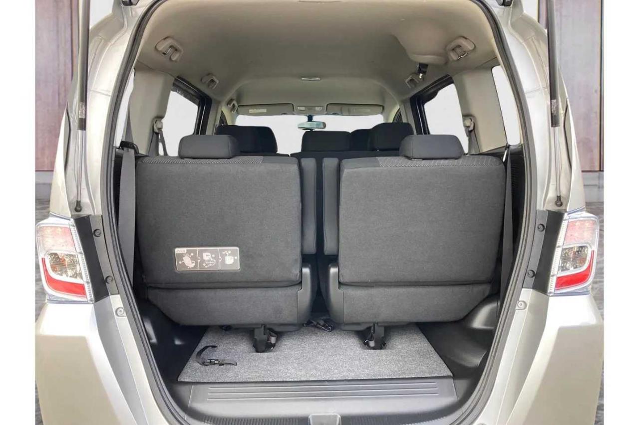 2012 Honda Freed thumbnail