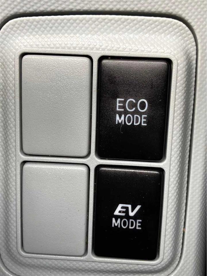 2014 Toyota Aqua thumbnail