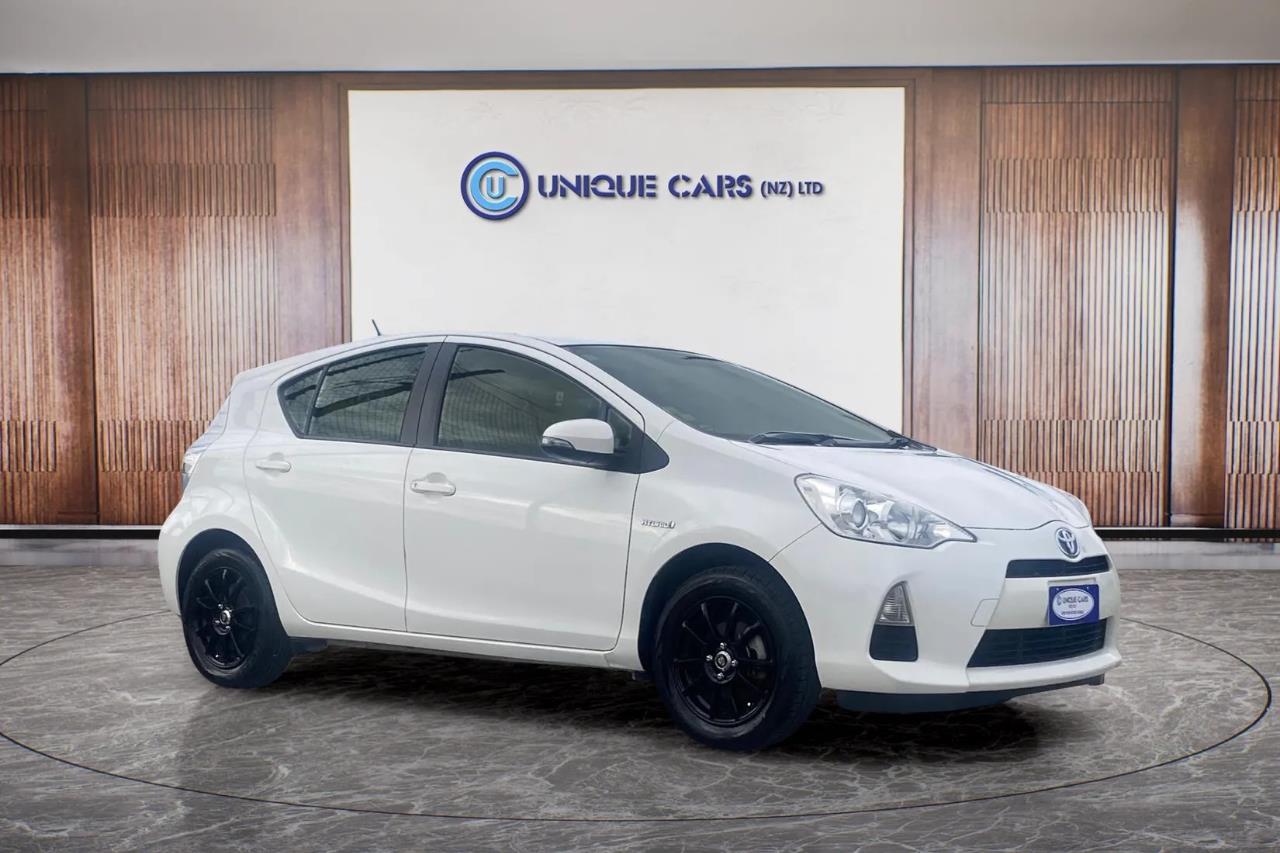 2014 Toyota Aqua thumbnail