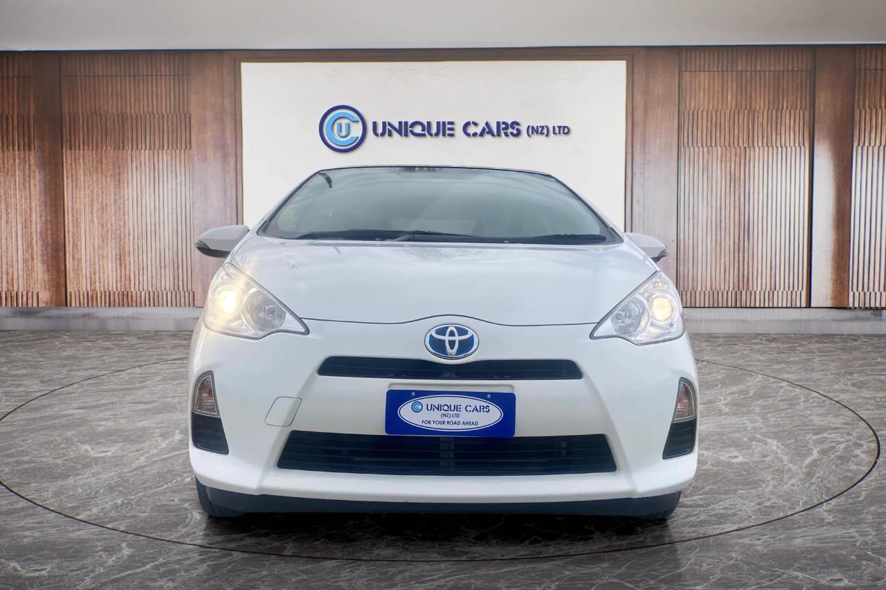 2014 Toyota Aqua thumbnail