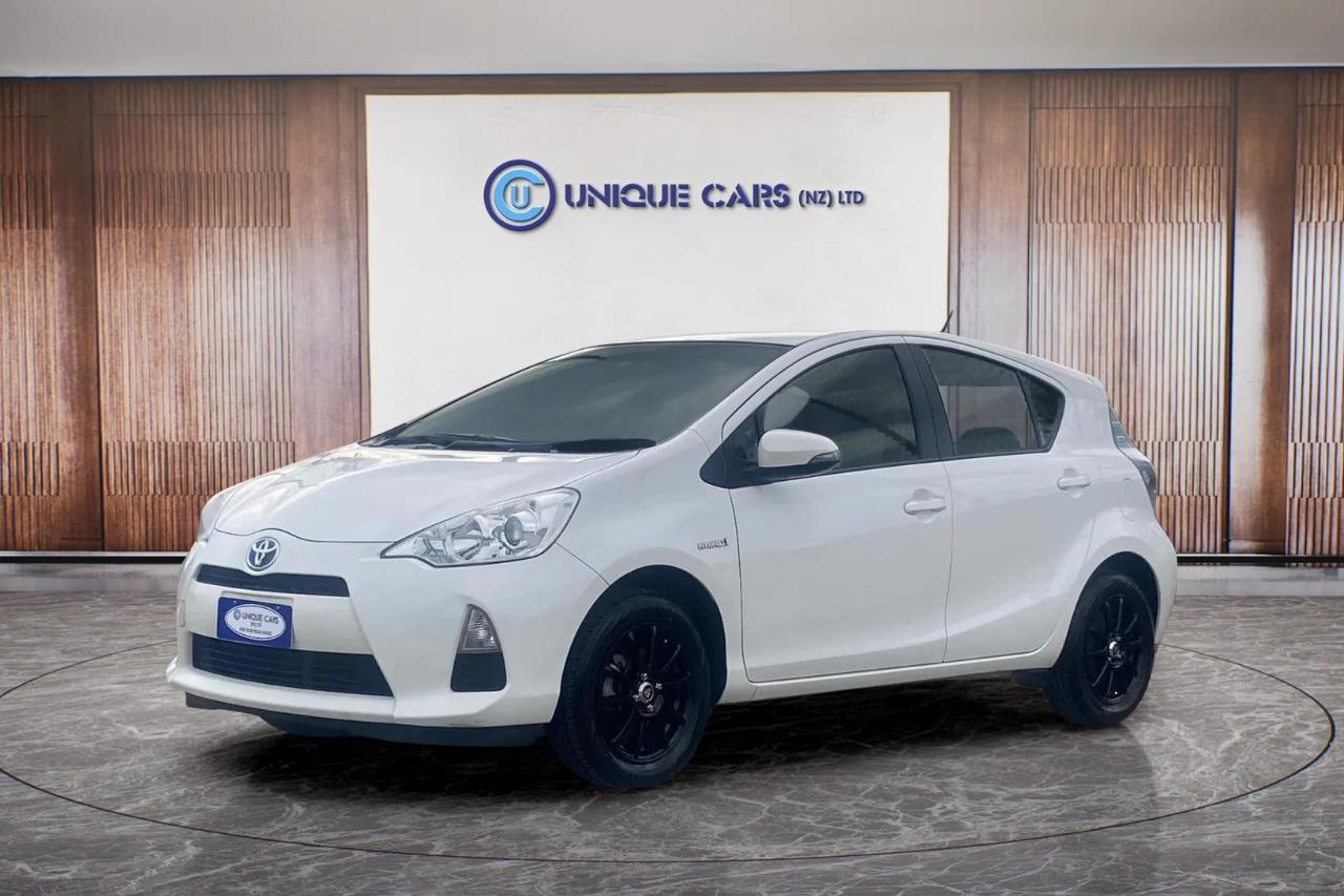 2014 Toyota Aqua thumbnail