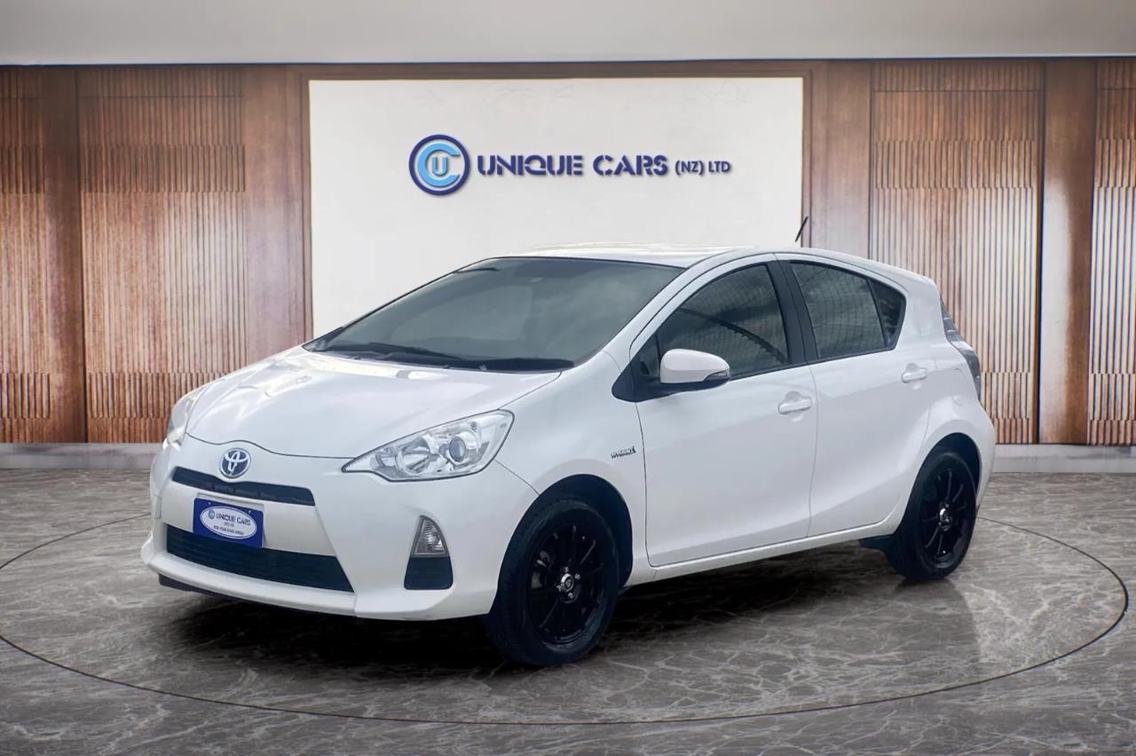 2014 Toyota Aqua thumbnail