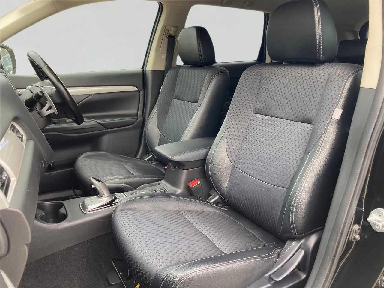 2013 Mitsubishi Outlander thumbnail