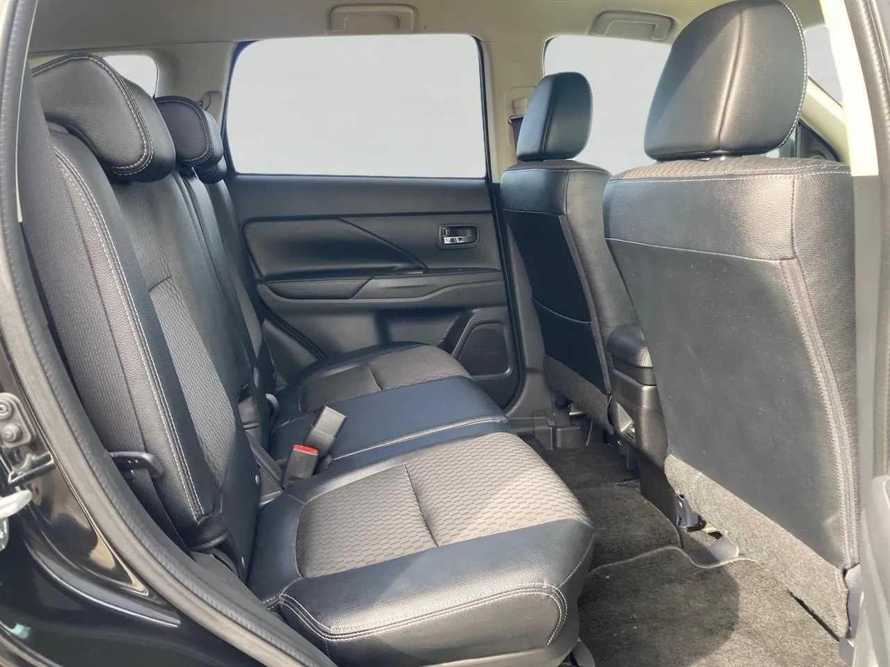 2013 Mitsubishi Outlander thumbnail
