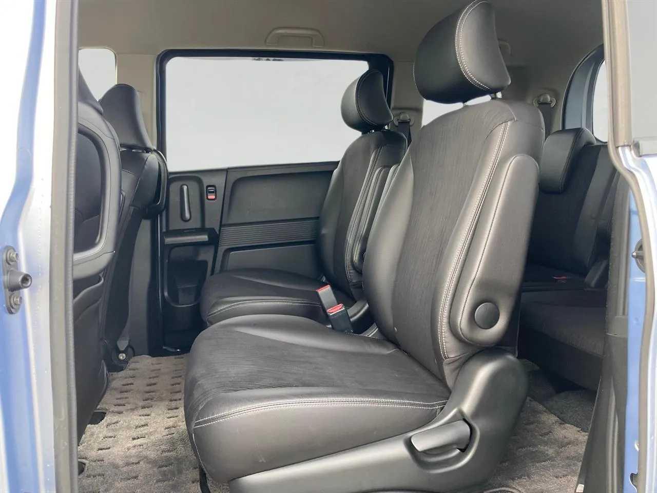 2013 Honda Freed thumbnail