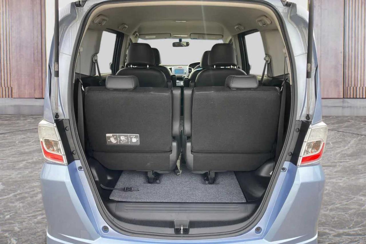 2013 Honda Freed thumbnail