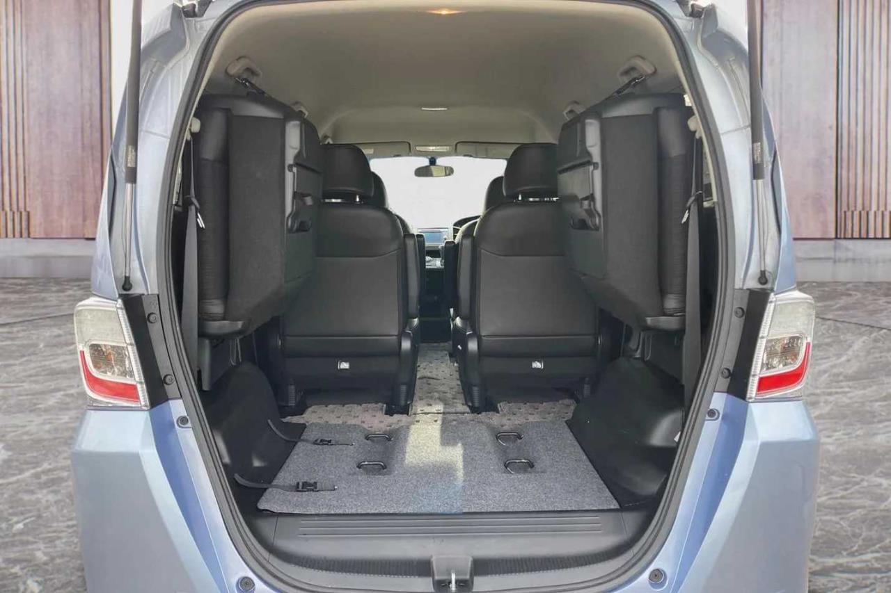 2013 Honda Freed thumbnail