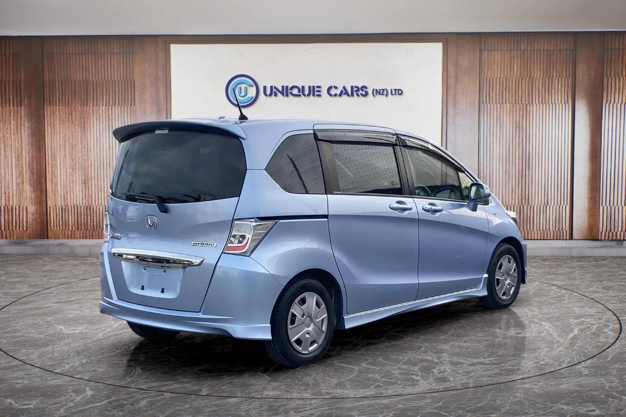 2013 Honda Freed thumbnail