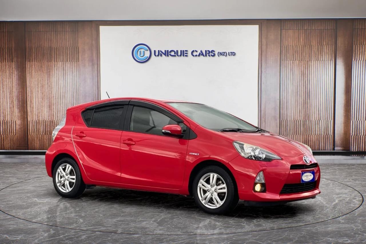 2013 Toyota Aqua thumbnail