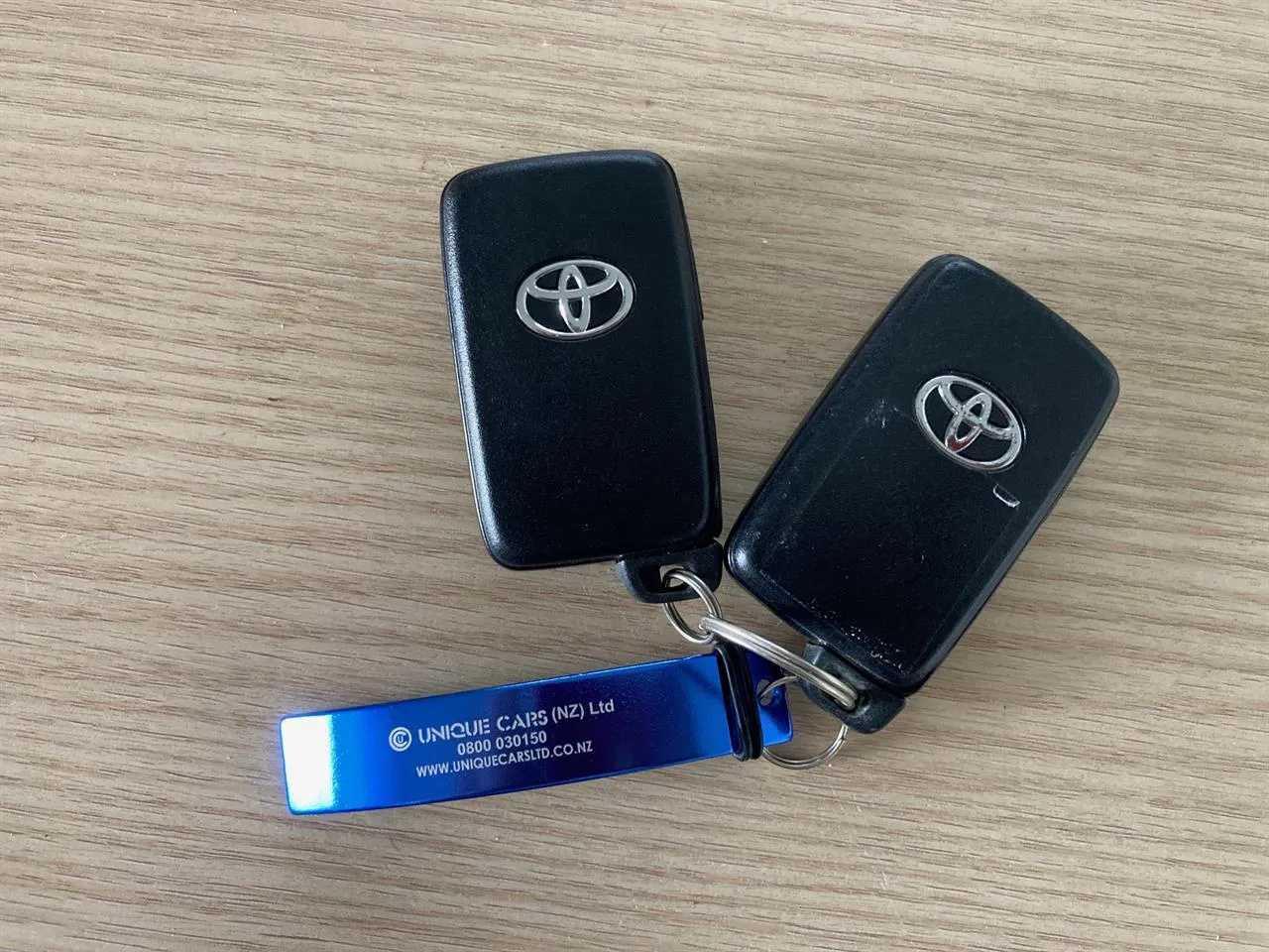 2013 Toyota Aqua thumbnail