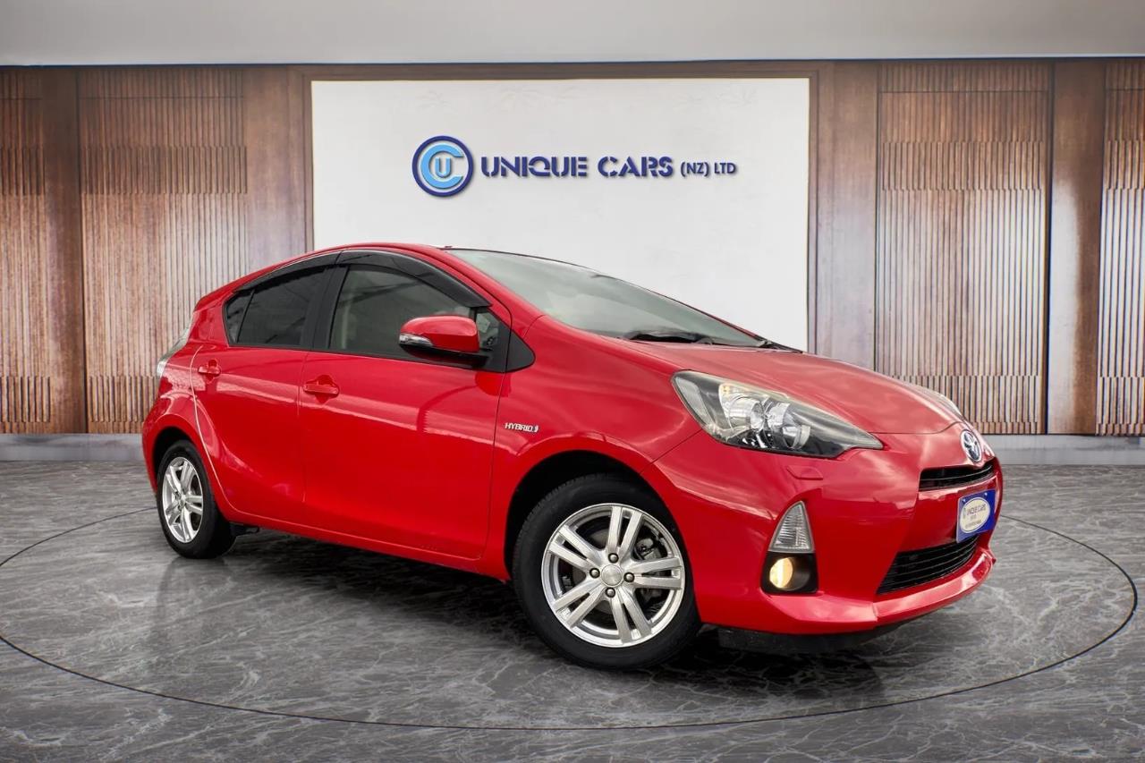 2013 Toyota Aqua thumbnail