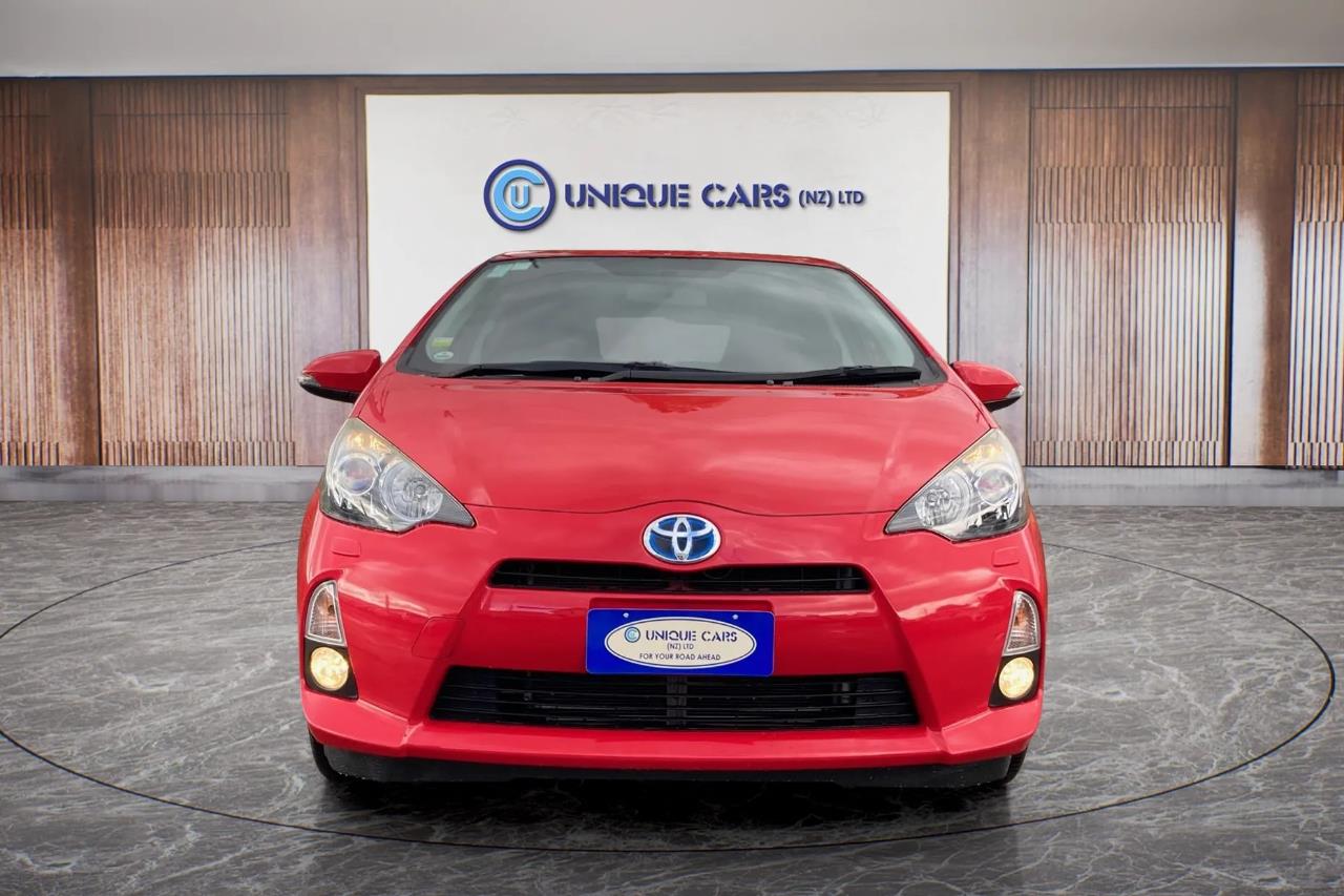 2013 Toyota Aqua thumbnail