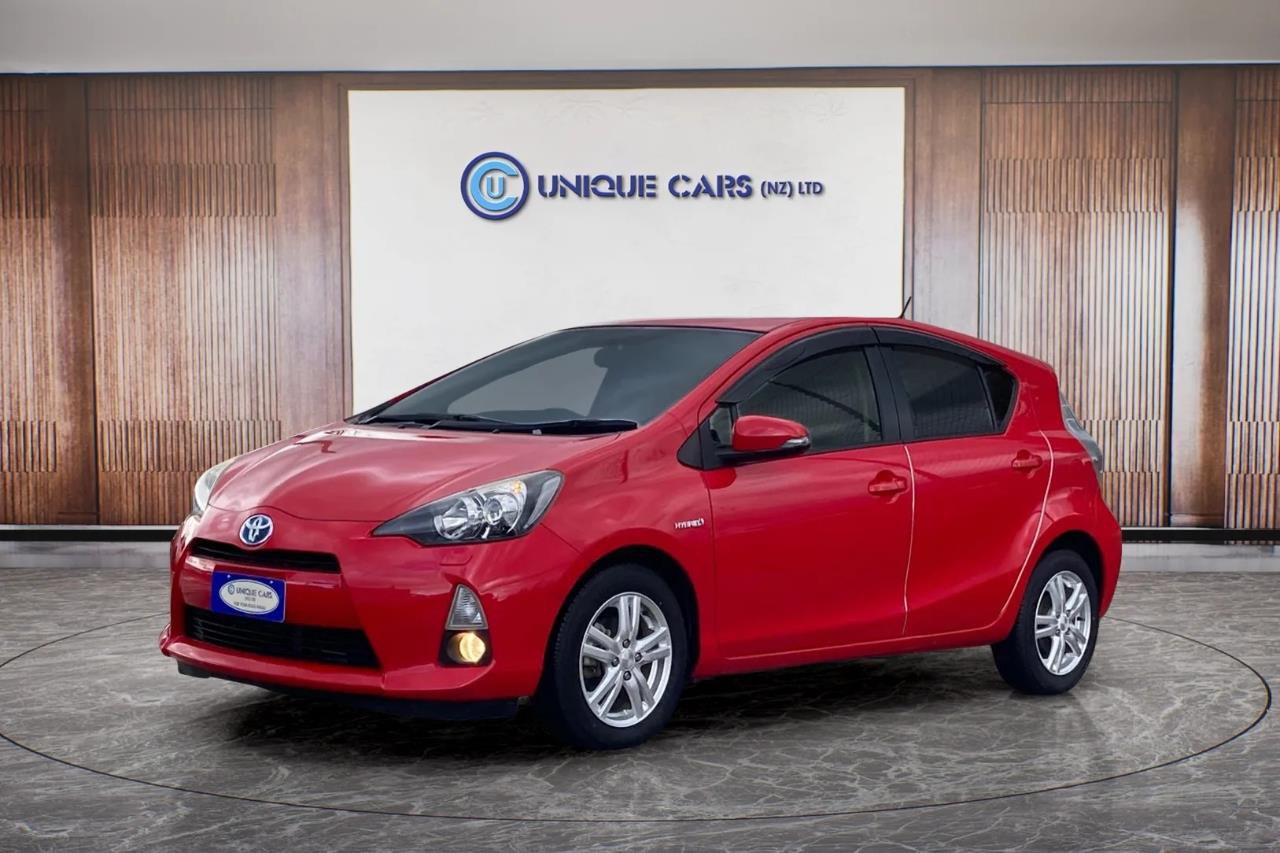2013 Toyota Aqua thumbnail