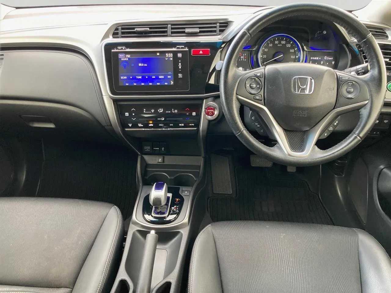 2015 Honda Grace thumbnail