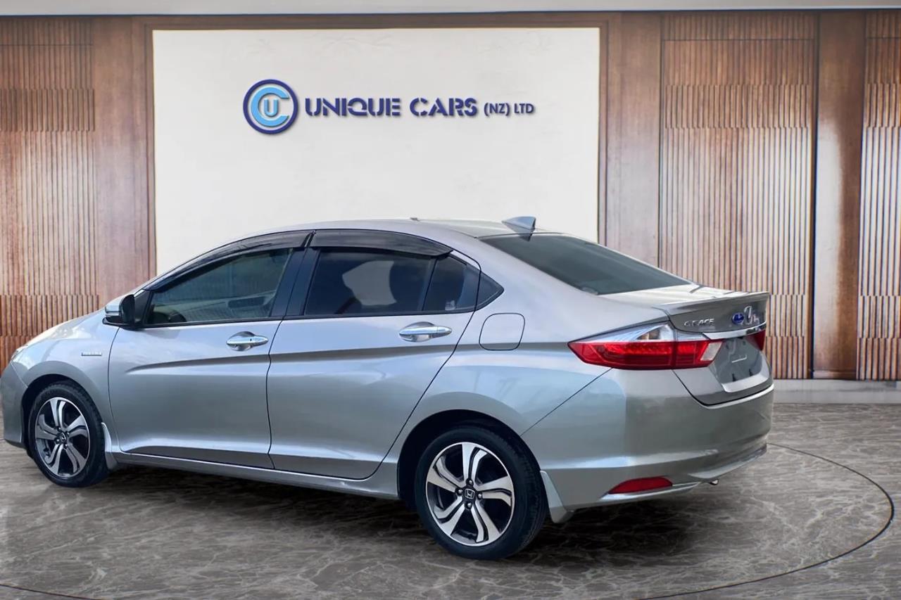 2015 Honda Grace thumbnail